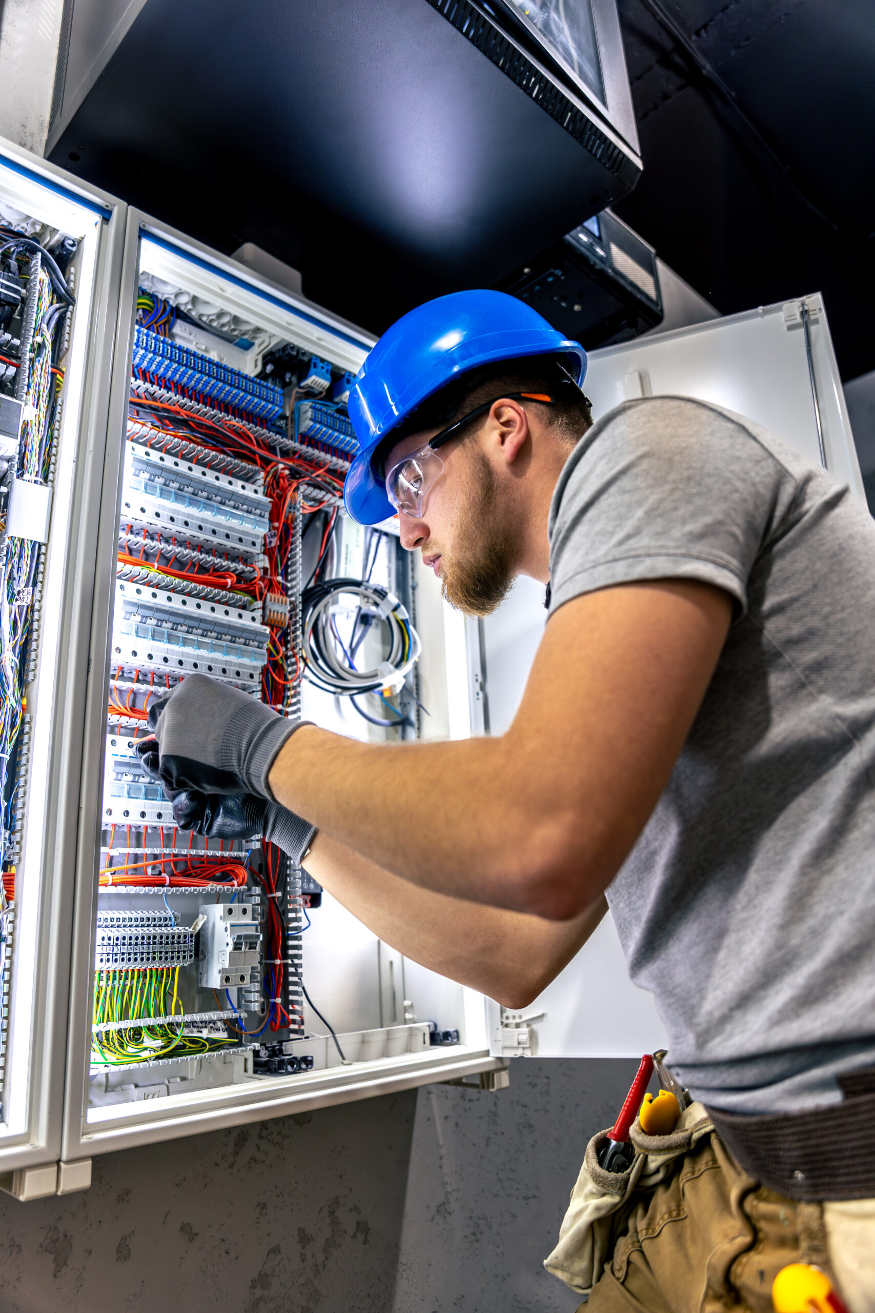 male electrician uniform working switchboard electricity (1)